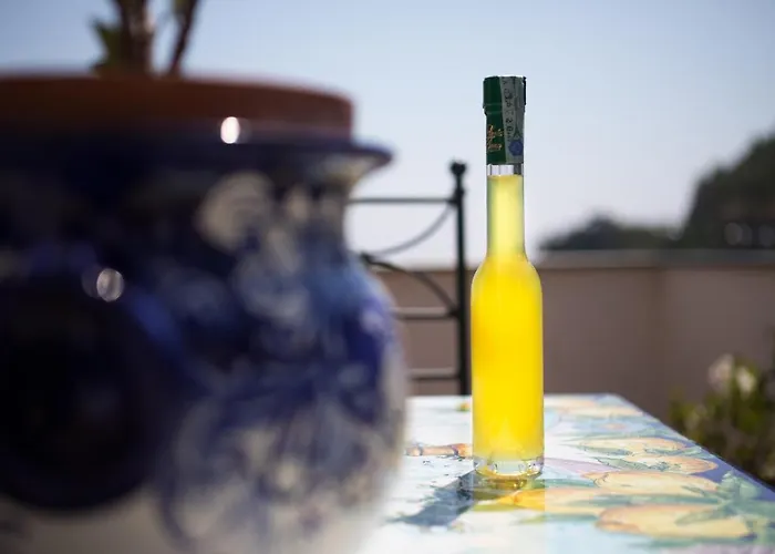 Ilary House - De Vivo Realty