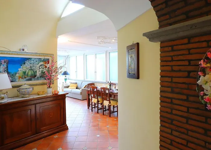 Ilary House - De Vivo Realty