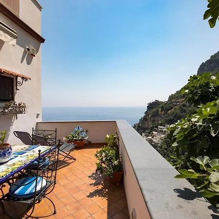 Ilary House - De Vivo Realty Holiday home *