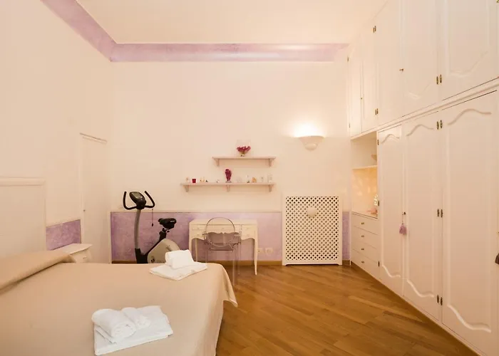 Ilary House - De Vivo Realty