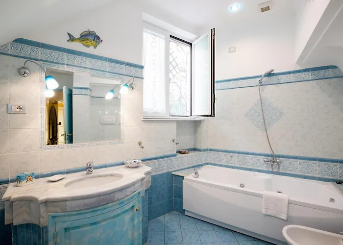 Ilary House - De Vivo Realty