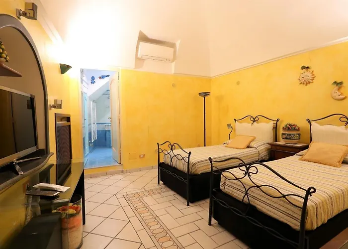 Ilary House - De Vivo Realty Semesterbostad