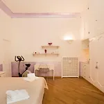 De Vivo Realty - Ilary House