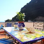 Holiday home De Vivo Realty - Ilary House *